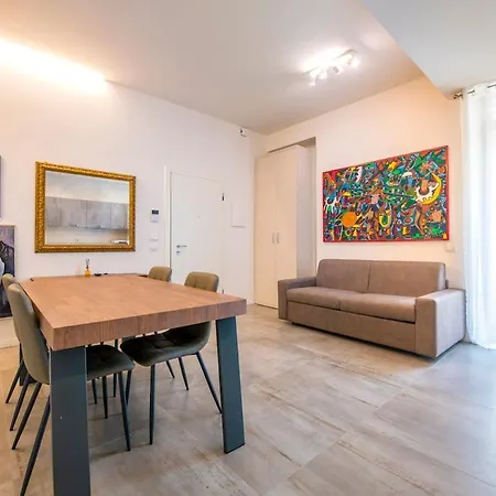 View & Passion - Romantic In Apartment *